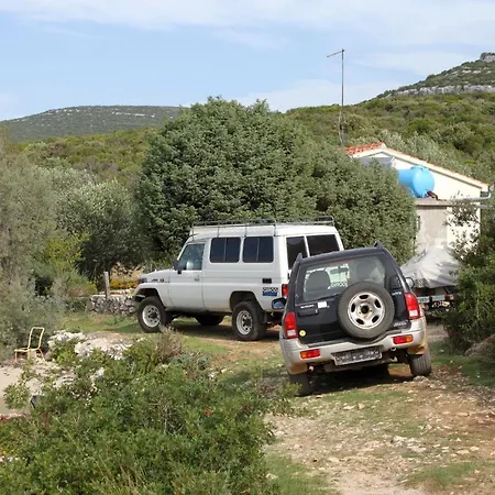 Holiday home Secluded Fisherman's Cove Zuborovica, Pasman - 321