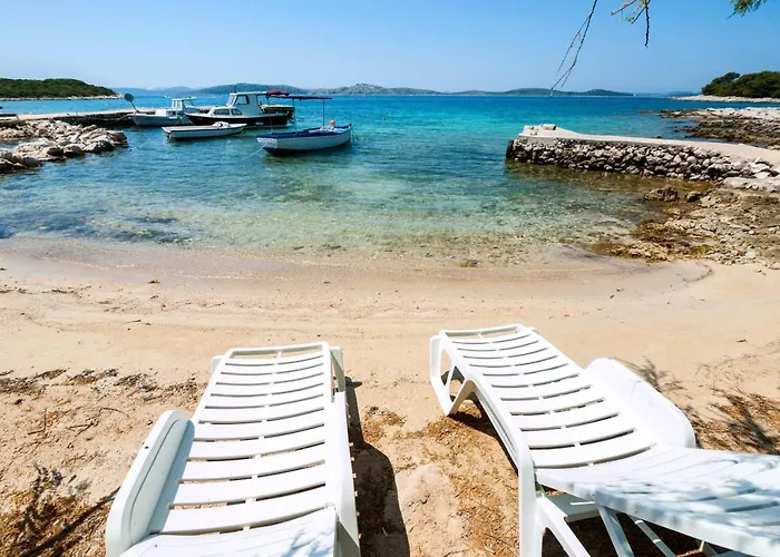 Secluded Fisherman's Cove Zuborovica, Pasman - 321 Vakantiehuis *