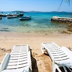 Secluded Fisherman's Cove Zuborovica, Pasman - 321 בית נופש *